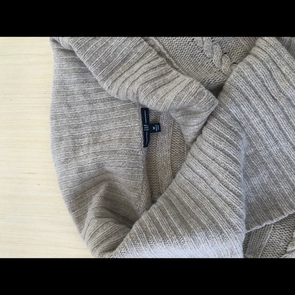 Gap “wrap” cardigan. Size medium. - Picture 6 of 14